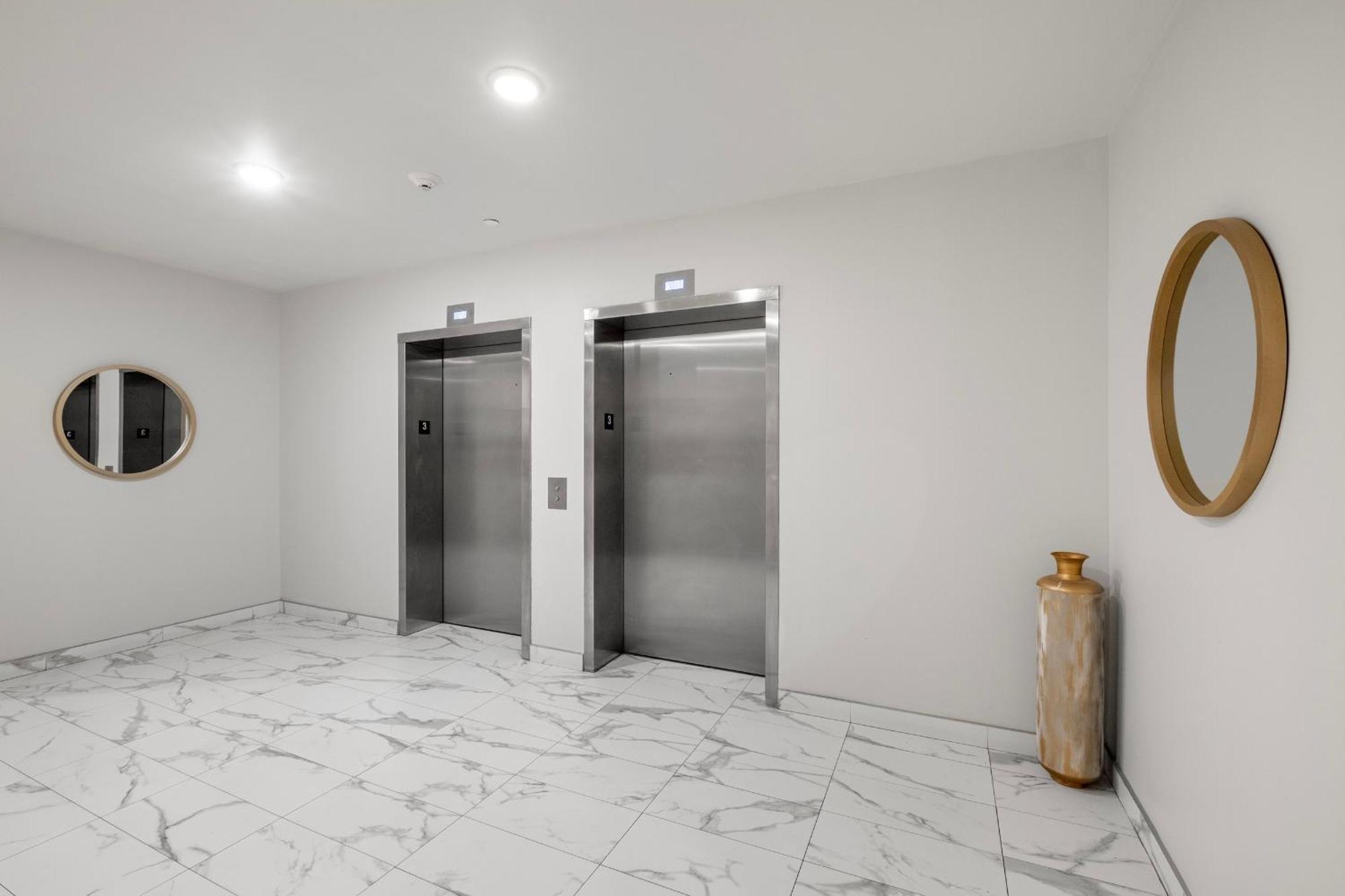 Nolibs Luxury Loft Balcony Philadelphia